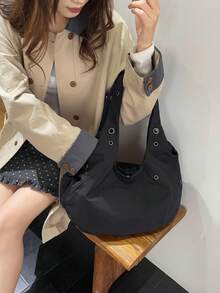 1件女款拼色尼龍肩背托特包，時尚大容量五星裝飾，適合購物、度假與旅行 - 黑色 - 查看 6