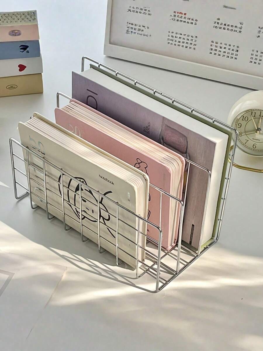 1 Set Rak Buku Logam Modern dengan Keranjang Penyimpanan 3 Tingkat, Organizer Meja Besi Minimalis, Aksesori Meja Kantor, Dekorasi dan Aksesori Kantor