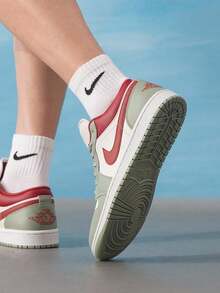 Men's AIR JORDAN 1 LOW Basketball Shoes, Cushioned Basketball Shoes For On-Court Games And Training, 553558-133 - Sail White/Stone Red/Horizon Green - View 4