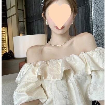 ブラウス レディース オフショルダー オフショル フリル トップス パフスリーブ ボリューム袖 ジャガード ぽわん袖 ショート丈 クロップド 半袖 レトロ 上品 きれいめ フェミニン 大人可愛い 着痩せ デコルテ
