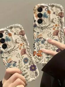 1pc Wavy Edge Vintage Wildflower & Butterfly Print Phone Case, Soft TPU Shockproof Protective Cover, Retro Floral Pattern Phone Case Compatible With Samsung, Series Phones - White - View 3