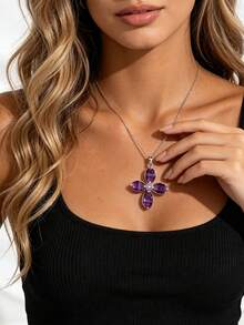 Light Luxury Four-Leaf Clover Amethyst Necklace For Women, Four Water-Drop Shaped Amethyst Stones Arranged In A Flower Design With A Clear Main Diamond In The Center, Vintage Romantic Style Versatile For Daily Commute, Date, And Evening Wear, Exquisite Niche Gemstone Collarbone Chain, Perfect For Self-Wear To Showcase Elegance And An Ideal Fashion Gift For Friends And Family - Necklace - View 3