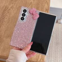 Casing Ponsel Lipat Pink Full Rhinestone 3D dengan Pita dan Tali Pergelangan Tangan Rhinestone, Cocok untuk Galaxy Z Fold3/Z Fold4/Z Fold5/Z Fold6/Z Fold7/8, Casing Pelindung Lipat Mewah dan Mengkilap untuk Perempuan. - Baby Pink - View 3