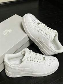 Nike Air Force 1 Low Pure White Leather Construction Durable Skate Sneakers - 白色 - 查看 1