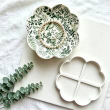 Clover Flower Polymer Clay Mold, Wavy Edge Floral Tray Tool, Ring, Earring And Small Jewelry Storage Rack, Mini Photography Background Prop - Clover - View 2
