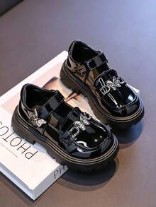 Girls' Academy Style Thick Sole Loafers, Butterfly Metal Decor, Hook And Loop Easy Wear, Versatile Retro Casual Flat Shoes - Black - View 1