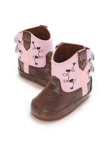 Sepatu Bot Denim Bayi Bordir Hati Kontras Cokelat & Merah Muda, Sepatu Bot Ankle Pra-Berjalan Gaya Barat Vintage dengan Sol Lembut untuk Bayi Perempuan - Berwarna merah muda - View 4