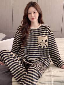 2件套女士条纹抓绒睡衣套装，熊猫刺绣，前口袋，冬季家居服，舒适保暖，蓬松柔软 - 卡其色 - 查看 3
