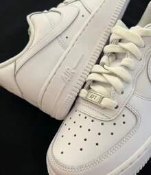 Nike Air Force 1 Low All White Minimal Clean Aesthetic Lifestyle Sneakers - 白色 - 查看 3