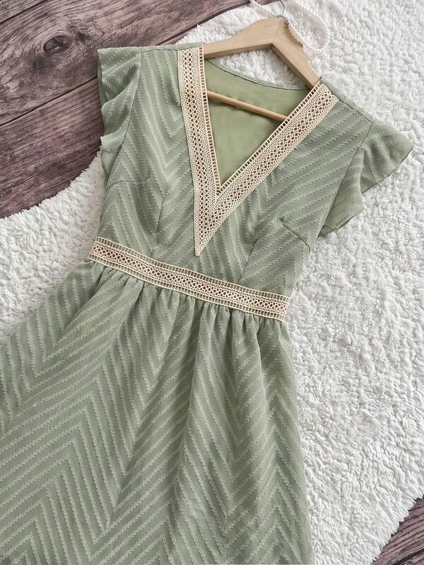 Vestido mini de línea A con cuello en V y volantes, vestido de verano verde para vacaciones, mangas con volantes, gasa ligera, elegante casual para vacaciones/uso diario