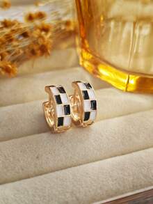 1 Pair Retro Classic Checkerboard Geometric Drop Earrings, Fashionable Minimalist Hoop Earrings Suitable For Women's Daily Wear - Checkerboard Earrings - View 17