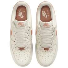 Nike Air Force 1 07 NA36 Women's Sail/Rose Gold Casual Sneakers  IQ9428-133 - 金色 - 查看 4
