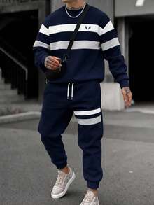 Driftmere Setelan Olahraga Pria Motif Sayap Bergaris, Kaos dan Celana Jogger Biru Tua dan Perak - Navy Blue - View 3