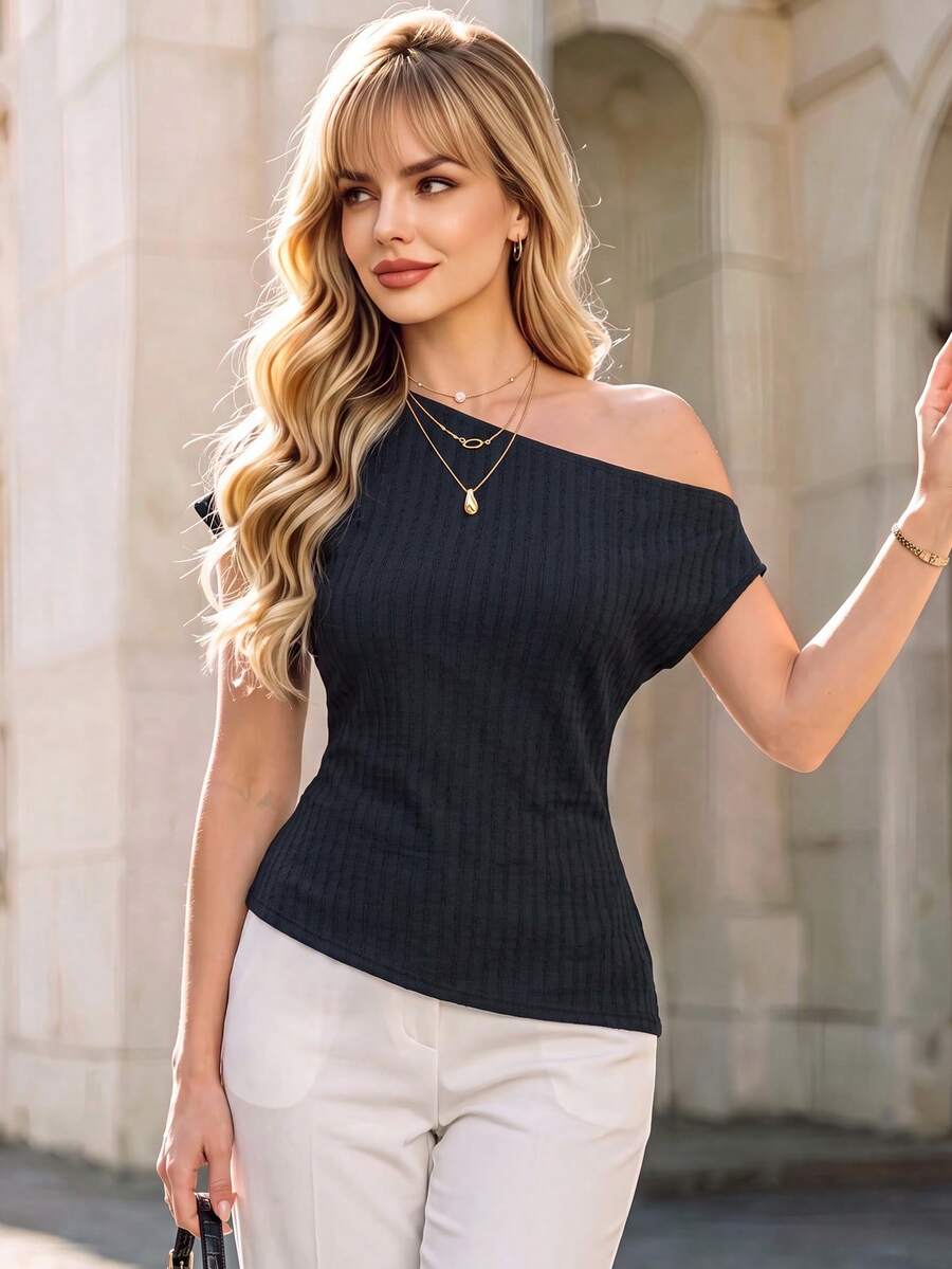 Atasan Kaos Rajut Bergaris Lengan Pendek Model Off Shoulder untuk Wanita - Hitam - View 1