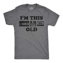 Camisetas Divertidas para Hombre, Estampado Gráfico de Cinta de Video Retro Sarcástica, Camiseta Novedosa para Hombres - Gris jaspeado oscuro - Tengo esta edad - Ver 1