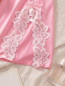 Camisón de encaje con escote en V y abertura en contraste de color, diseño encantador, con tanga, lencería sexy para mujer, camisola sexy con tirantes finos. - Rosa - Ver 4