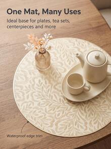 Tkvega • Home 12入金色葉片餐墊，PVC材質3D壓紋圓形奢華風隔熱墊，精美花瓶墊 38cm，可水洗易清潔可擦拭，防滑耐熱，適合房間裝飾、居家餐桌裝飾與家居佈置，適合節日、派對、生日、婚禮及晚餐聚會 - 彩色 - 查看 5