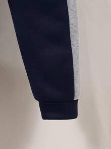 Bộ áo khoác hoodie và quần dài họa tiết chữ cho bé trai - Xanh đậm - Xem 3
