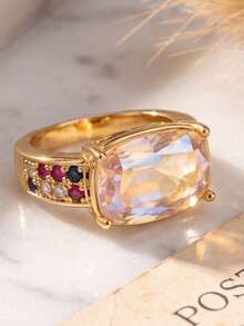 1 pieza Accesorio de vacaciones glamuroso, anillo apilable de tono dorado con piedra central rectangular iridiscente y circonita multicolor en los laterales - Multicolor - Ver 3