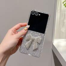 Full Rhinestone 3D Bow With Sparkling Crystal Wrist Strap Folding Phone Case Compatible With Galaxy Z Flip3 5G/Galaxy Z Flip 4 5G/Galaxy Z Flip 5 5G/Galaxy Z Flip 6 5G/Galaxy Z Flip 7 5G Sweet Luxury Sparkling Crystal Girl Folding Protective Case - Silver - Silver Bow - View 3