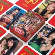 隨機發貨 隨機發貨 KAT-SEYE 回歸專輯 BEAUTIFUL 主題 LOMO 照片卡 92 張全套盒裝，紅色精緻外包裝盒收納，方便日常存放與整理，有效防止卡片彎曲與刮花，兼容多種卡片相簿尺寸，熱門國際女團周邊，適合粉絲收藏與交換 - 彩色 - 查看 1