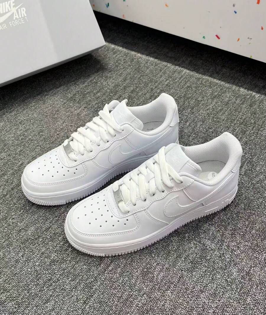 Nike Air Force 1 Low Pure White Low Top Leather Skateboard Style Sneakers - 白色 - 查看 1