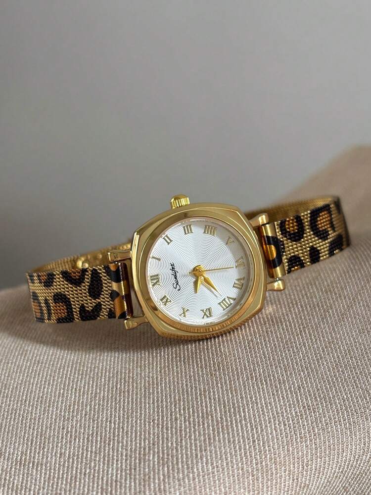 Oval Women's Quartz Watch With Arabic Numeral Dial, Fashionable Mid-Century Style, Suitable For Daily Wear, Gifts And Parties - Gold - View 3
