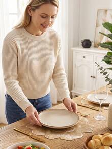 12入金色牡丹餐墊，PVC材質3D壓紋圓形奢華風隔熱墊，精美防水花瓶墊 38cm，可水洗、易清潔、可擦拭、防滑耐熱，適用於房間裝飾、居家餐桌佈置、家居裝飾、節日、派對、生日、婚禮與晚餐 - 彩色 - 查看 7