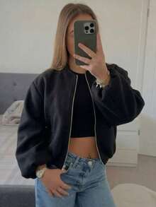 Chaqueta corta con cremallera y bolsillos de unicolor para mujer, chaqueta bomber casual de manga larga y suave, diseño minimalista y versátil para otoño/invierno y primavera en color negro - Negro - Ver 3