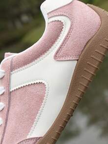 Sepatu Sneakers Retro dengan Desain Kontras yang Manis, Bagian Atas Suede Lembut, Sepatu Olahraga Ringan dan Serbaguna untuk Pelajar, Berbelanja & Bepergian - Berwarna merah muda - View 8