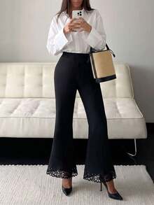 Pantalones casuales acampanados con cintura elástica y ribete de encaje en color negro - Negro - Ver 3
