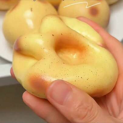 Çıtır ASMR Ses Efektli, Yavaş Geri Esneyen Stres Azaltıcı El Yapımı Karamel Puding Yumuşak Oyuncak, Yapı Bloğu Dolgulu Parmak Ucu Oyuncağı, Tatil Hediyesi, Eğlenceli ve Sevimli Hediye, Doğum Günü Hediyesi, Paskalya Hediyesi, Cadılar Bayramı Hediyesi, Noel Hediyesi, Parti Hediyesi, Squishy, Crunchy Butter Squish, Btsarmy, Squeeze, Crunchy Squish, Squishyes, Slushy Apple Squish, Okul Gereçleri
