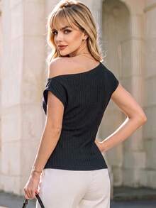 Atasan Kaos Rajut Bergaris Lengan Pendek Model Off Shoulder untuk Wanita - Hitam - View 3