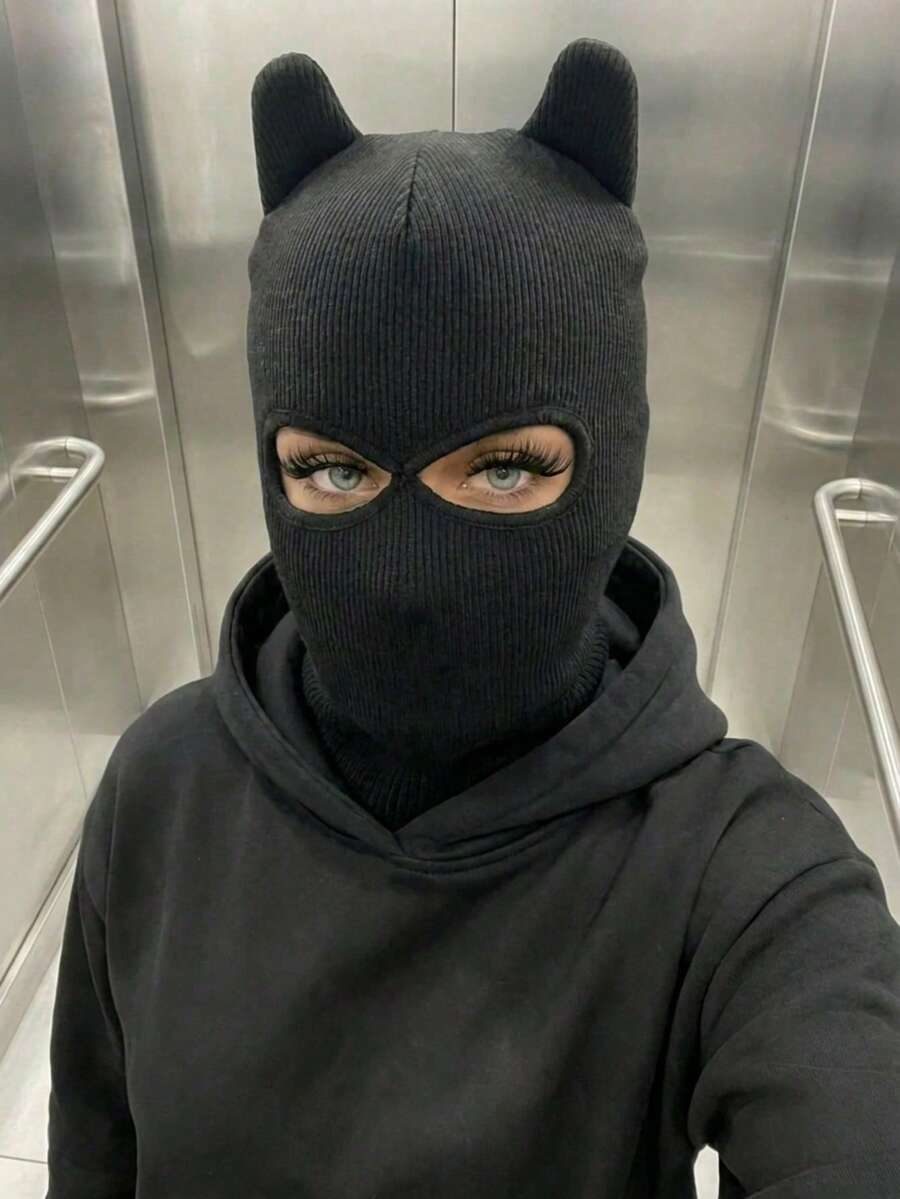 女款休閒抓絨連帽衛衣，羅紋針織口袋，寬鬆版型，適合日常穿著，秋冬戶外黑色款