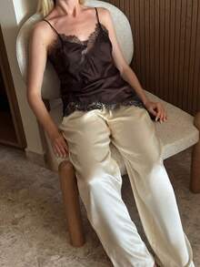 女士纯色蕾丝拼接镂空不对称下摆度假风吊带背心 - 咖啡棕 - 查看 9