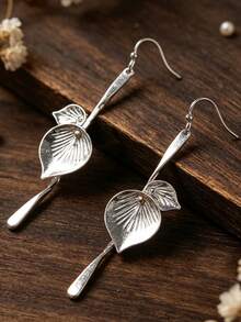 1 Pair French Minimalist Alloy Ginkgo Leaf Long Earrings, Textured Vein Design, Versatile Daily Wear - Silver - View 5