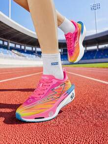 女款運動鞋，採用布面鞋面與 EVA 鞋底，適合四季穿著，百搭風格，適用於跑步、籃球、排球、健身房及其他運動 - 七色彩虹 - 查看 9