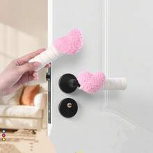 1pc Heart-Shaped Door Handle Cover, Anti-Static, Anti-Collision, Anti-Bump Door Handle Protector EVA Foam Material Pink Red Heart Door Handle Cover, Suitable For Kitchen, Bathroom, Room, Bedroom, Entrance Door Handle - View 3