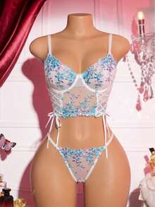 Women's Two Pieces Embroidered Lace Side Strap Bow Top With Briefs. Paired With Same-Color Lace, Featuring An Exquisite, Simple And Fashionable Design. - Mint Green - View 2