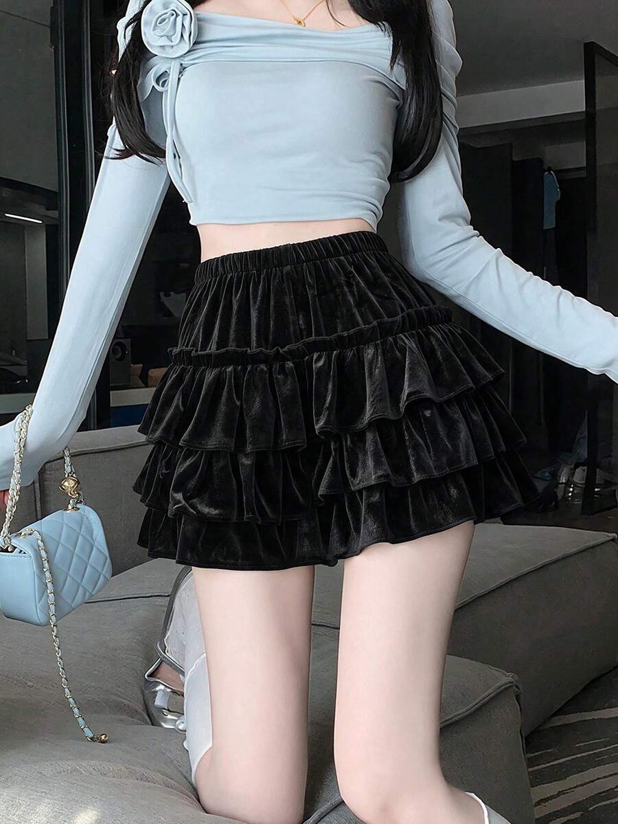 Rok Mini Wanita Minimalis Seksi Warna Polos Beludru untuk Musim Gugur/Dingin, Rok Mini A-Line Berenda dengan Detail Patchwork dan Rumbai di Bagian Bawah, Warna Hitam - Hitam - View 1