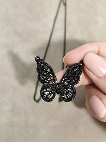 1pc Black Enamel Butterfly Pendant Necklace, Delicate Black Chain, Suitable For Commute, Party And Various Occasions - Black - View 2