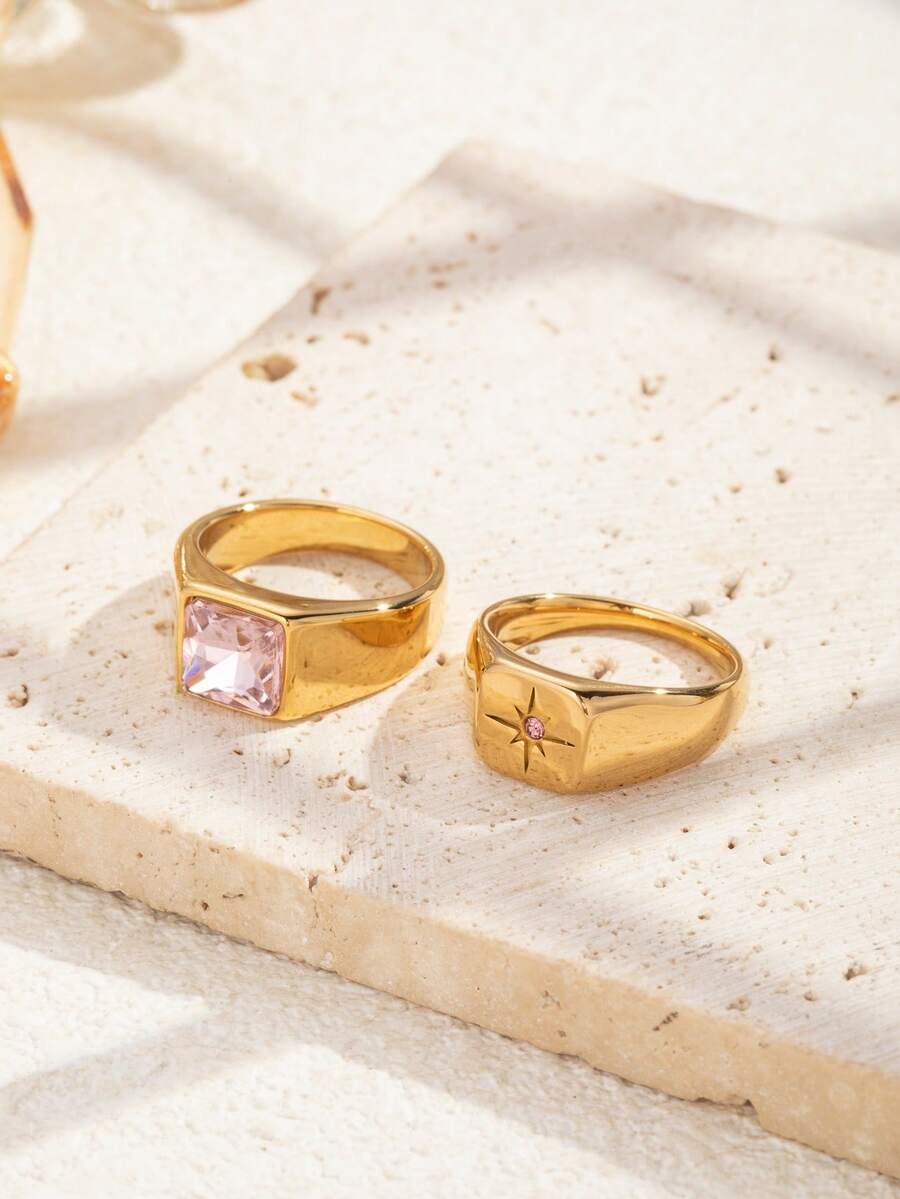 2 buah cincin minimalis modis berbahan stainless steel berwarna emas, bertatahkan rhinestones merah muda, cocok untuk pemakaian sehari-hari wanita atau sebagai hadiah. - Yellow Gold - View 1