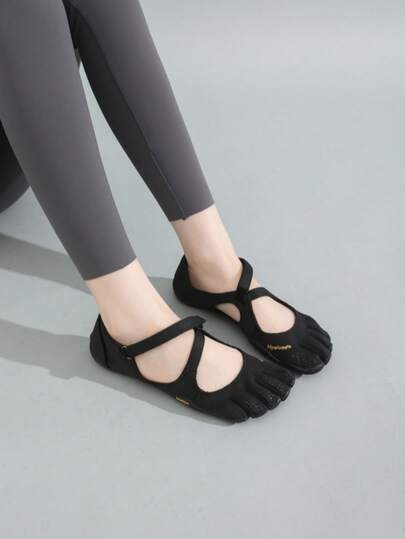 Black Split Toe Yoga Fitness Five-Finger Shoes For Women, Indoor Pilates Squat Training Shoes, Outdoor Hiking Water Sports Five-Finger Athletic Shoes