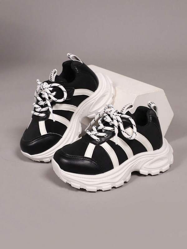 1 par de zapatos deportivos casuales unisex para niños en color bloque negro & blanco, de PU suave, suela blanda, resistente al desgaste, suela gruesa, cierre de gancho & bucle, zapatos casuales para todas las estaciones para la escuela, exteriores, uso diario y deportes