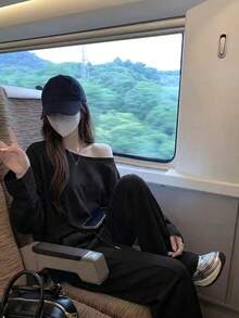 Minimalist Black Asymmetric Neck Square Neck Casual Slouchy Fashion Versatile Korean Style Long Sleeve Top & Black Drawstring Pants Set For Sports And Home - Black - View 2