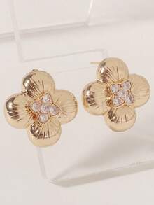 1 Pair Vintage Four-Leaf Clover Zirconia Stud Earrings, Gold Brushed Texture Flower Earrings, French Luxury Elegant Earrings, Vintage Brushed Texture Zirconia Earrings, Commute/Date/Daily Versatile Accessories - Gold - View 7