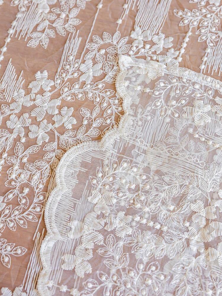 1pc Lace Embroidered Tablecloth, Scalloped Hem Decor, Polyester Fabric, Floral Embroidery Pattern, Rectangular Square Tablecloth, Suitable For Dining Room Living Room Tabletop Decoration - Beige - View 10