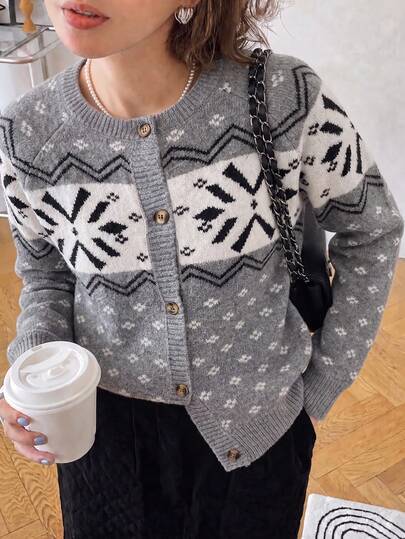 Women's Autumn/Winter Minimalist Casual Vacation Nordic Style Retro Pattern Round Neck Sweater Cardigan Jacket