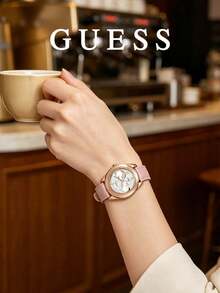 Jam Tangan Wanita GUESS Minimalis dengan Dua Jarum, Simbol Merek, Dial, Tali Warna Solid Lembut, Cocok untuk Perjalanan Sehari-hari, W0895L6 - Berwarna merah muda - View 3
