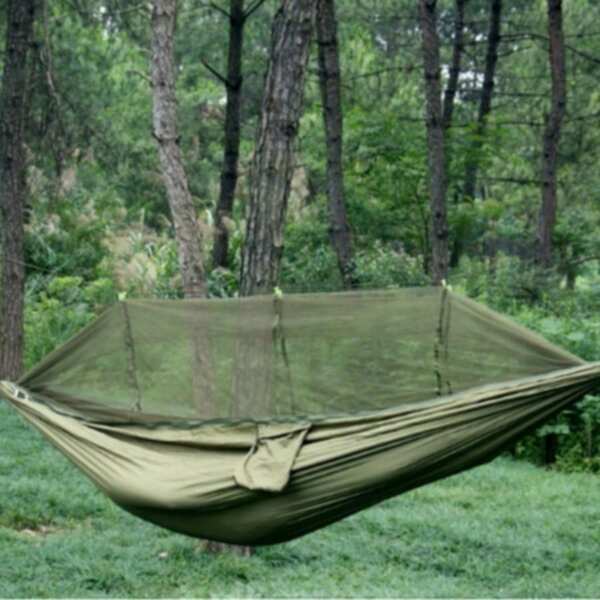 Hamaca colgante profesional de uso rudo para exteriores, tela de alta tecnología reforzada y engrosada, resistente al desgaste y antidesgarro, diseño duradero resistente al viento, a los rayos UV y a la corrosión para todo clima, estilo ligero, portátil y plegable, fácil de guardar, compatible con mochila y viajes en auto, diseñada específicamente para patio, camping, montaña, senderismo, todoterreno y exploración de larga distancia en la naturaleza, suspensión estable sin balanceo con protección de mejorada, equipo multifuncional de ocio para uso dual en el hogar y exteriores, accesorio duradero imprescindible y talla grande vendido para entusiastas de las actividades al aire libre